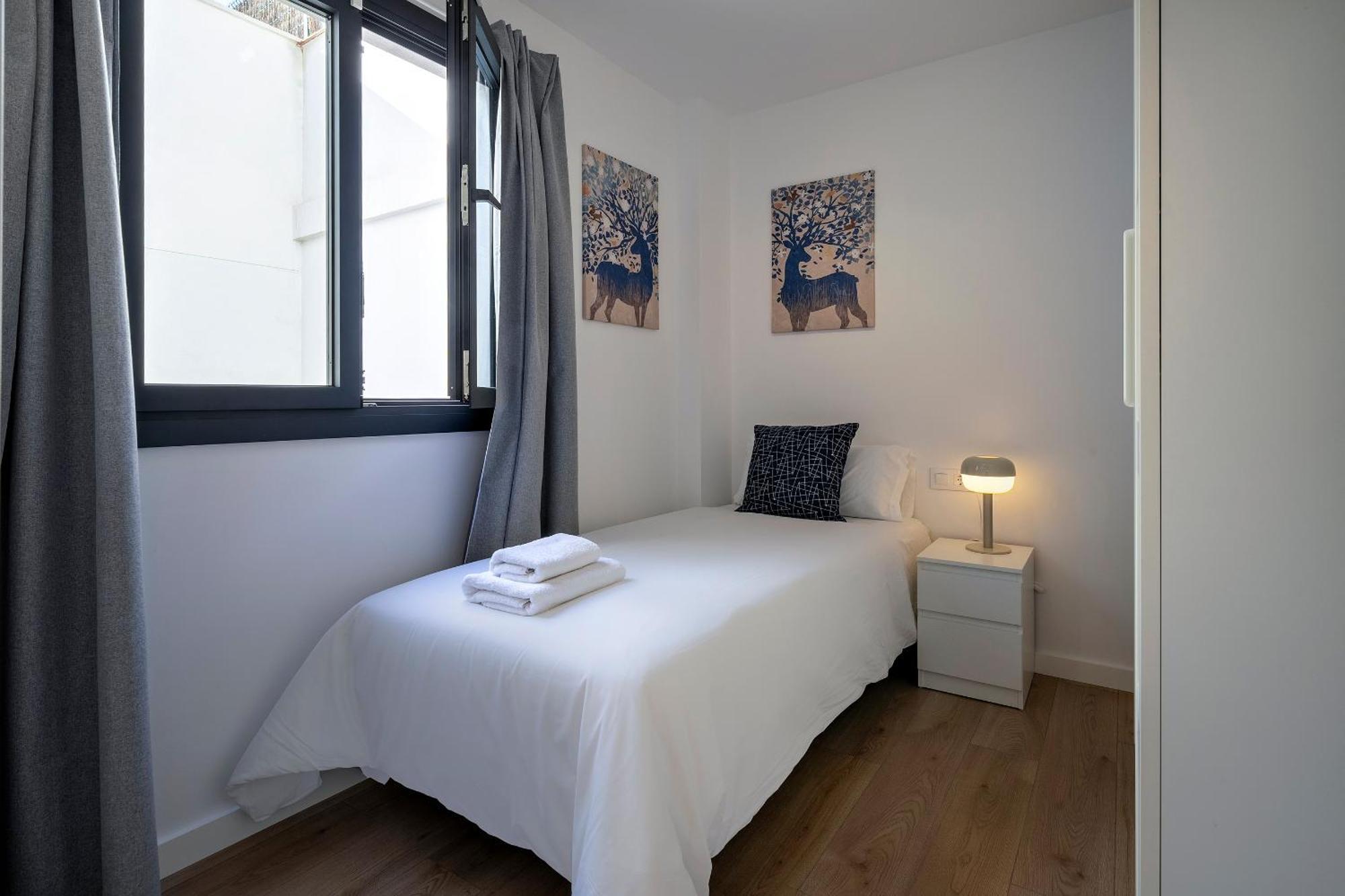 Habitat Apartments Teatre لوسبيتاليت دي يوبريغات المظهر الخارجي الصورة